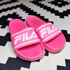 Hottttt Pink, FILA slides!!